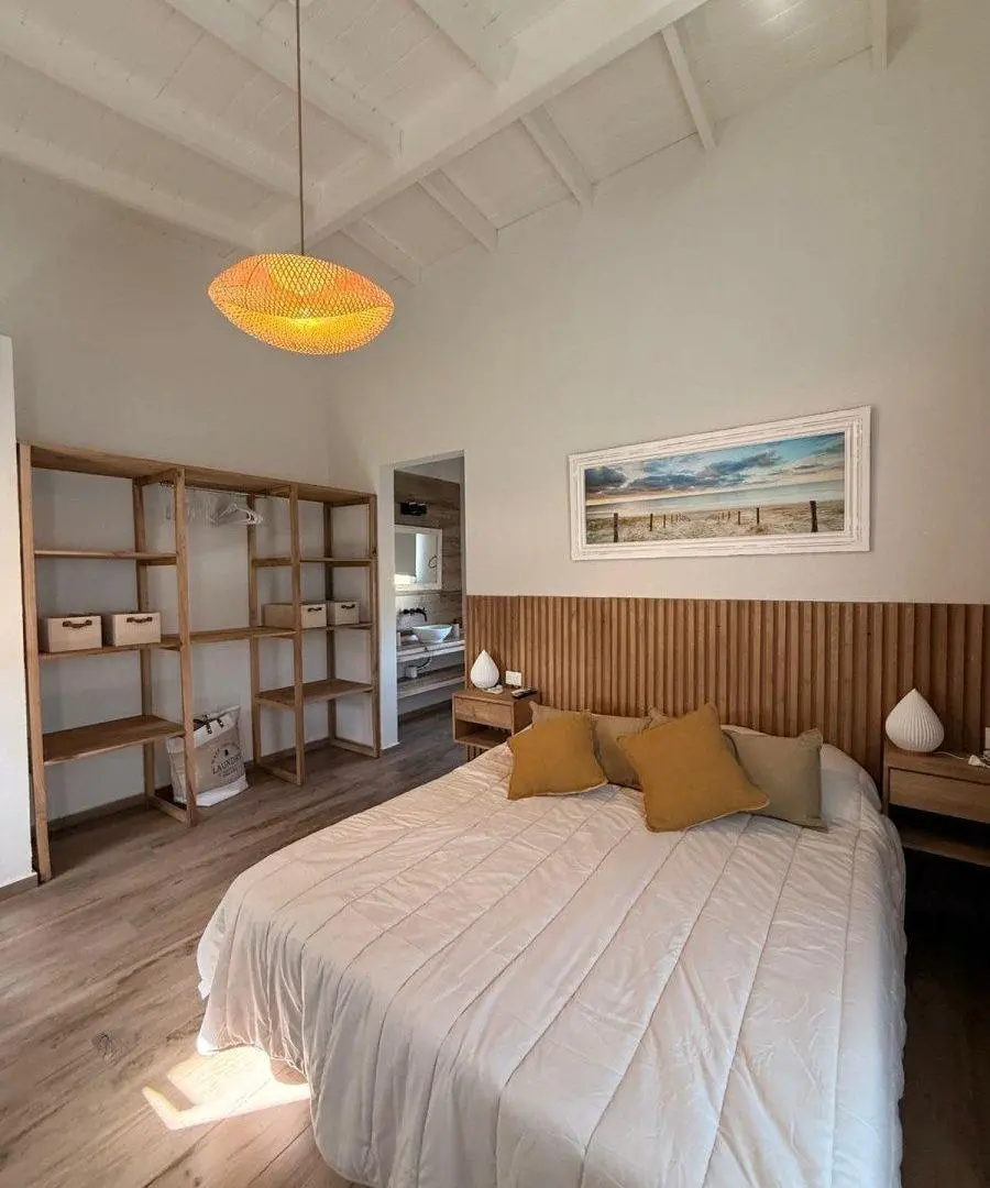 Casa en venta - 4 Dormitorios 3 Baños - Pinamar 8