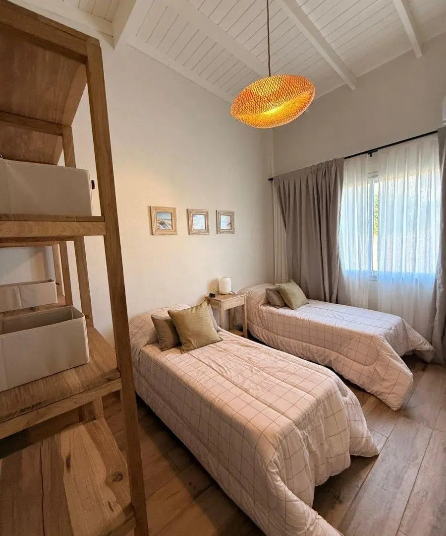 Casa en venta - 4 Dormitorios 3 Baños - Pinamar 4