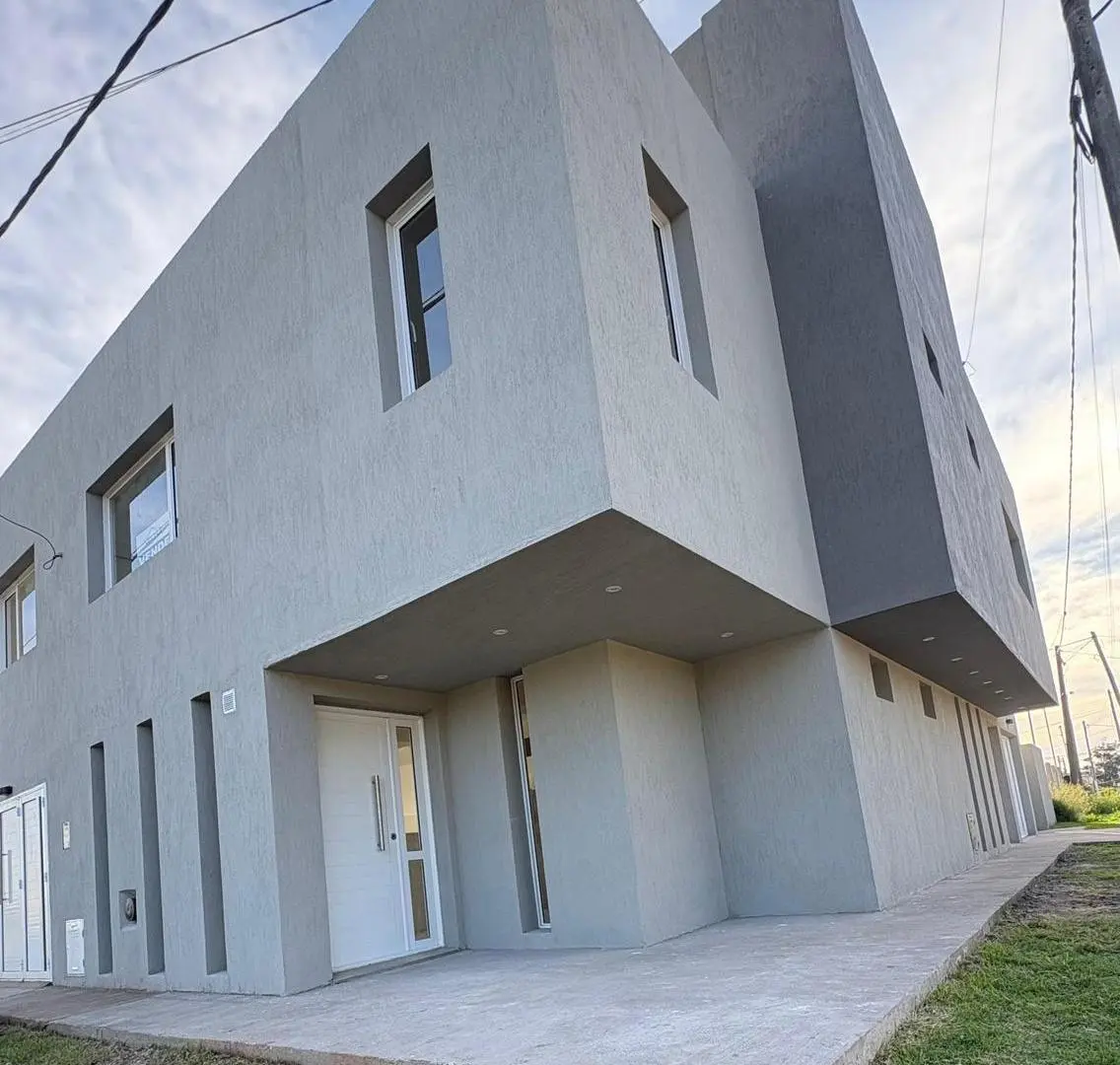 Dúplex en venta - 3 Dormitorios 2 Baños - Necochea 2
