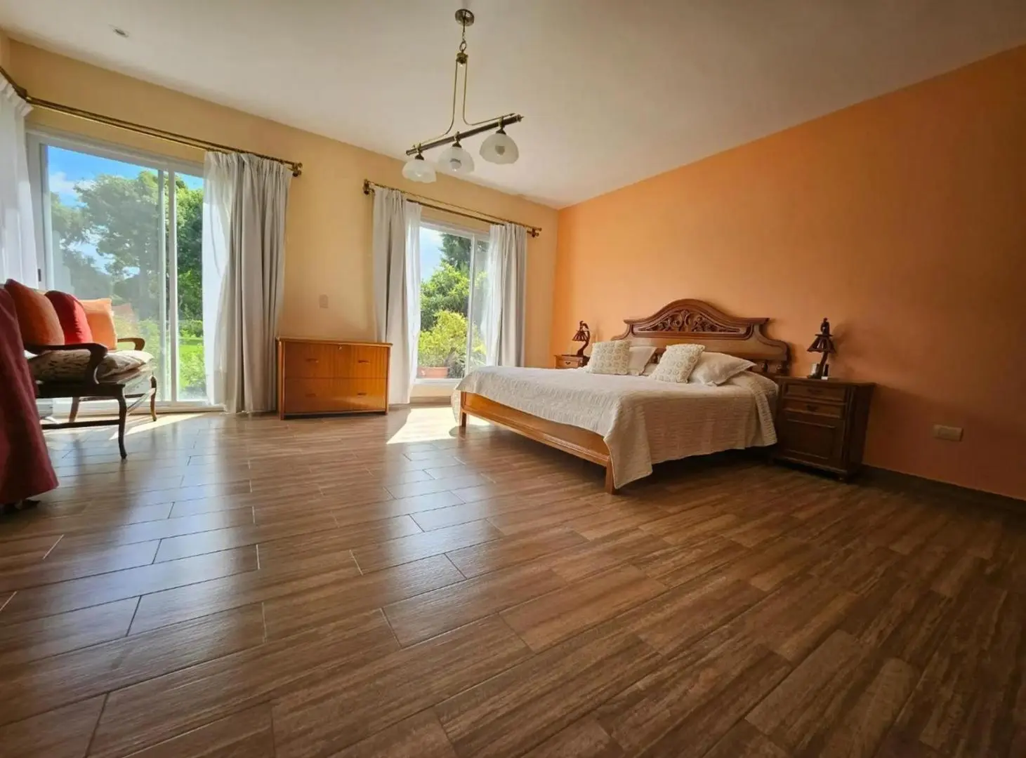 Casa en venta - 3 Dormitorios 3 Baños - La Plata 5