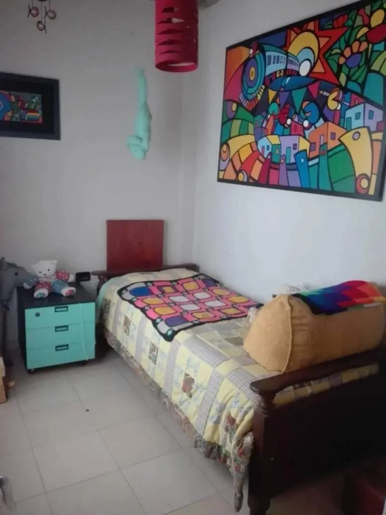 Casa en venta - 3 dormitorios 2 baños - 315mts2 - Villa Elvira, La Plata 5