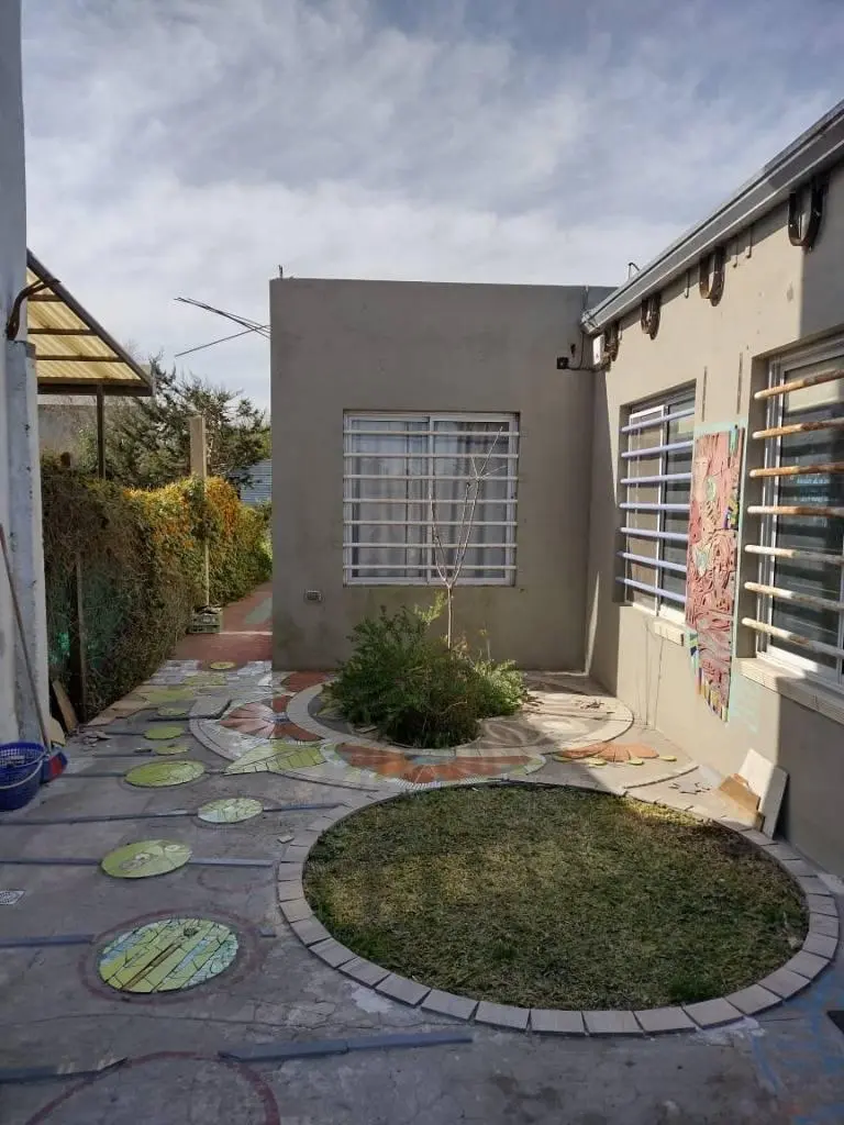 Casa en venta - 3 dormitorios 2 baños - 315mts2 - Villa Elvira, La Plata 4