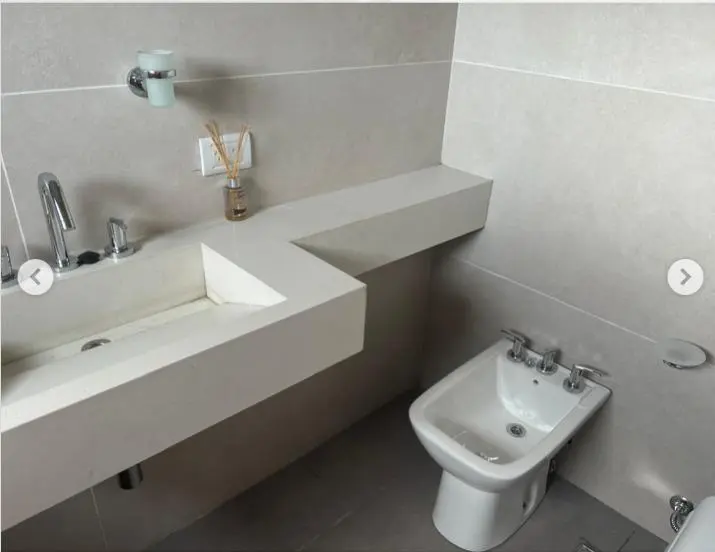 Casa en venta - 2 Dormitorios 3 Baños - Longchamps 5