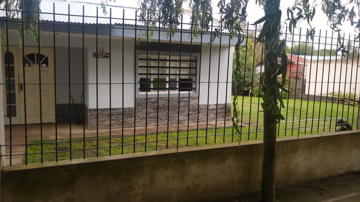 Casa en venta - 2 dormitorios 1 baño - Cocheras - 80mts2 - Los Hornos, La Plata 3