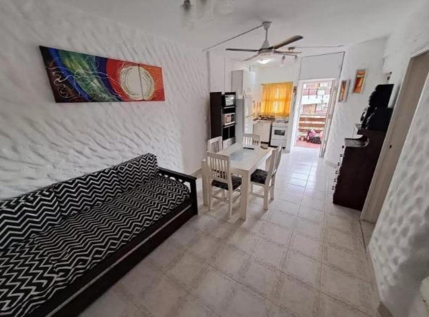 Foto de Departamento en venta - 1 Dormitorio 1 Baño - Cocheras - 42Mts2 - Villa, imagen 2