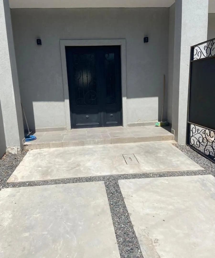 Casa en venta - 3 Dormitorios 2 Baños - Malvinas Argentinas 5