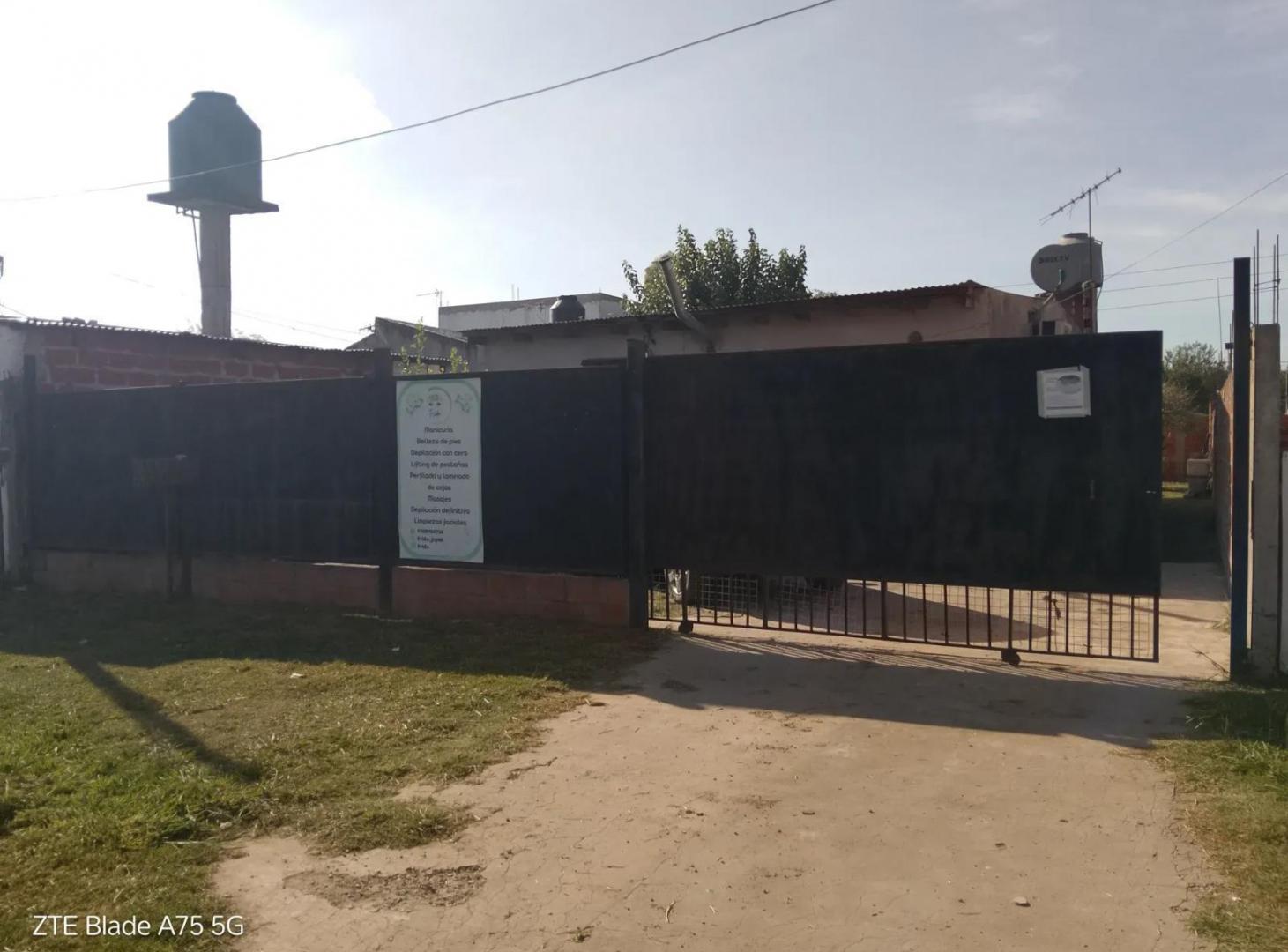 Casa en venta - 3 Dormitorios 2 Baños - José C. Paz