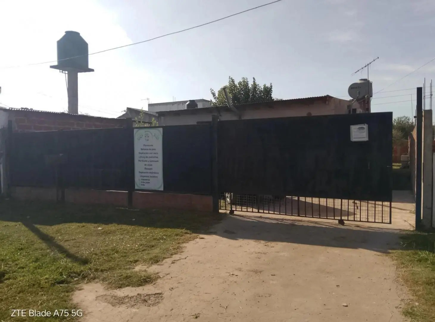 Casa en venta - 3 Dormitorios 2 Baños - José C. Paz 2