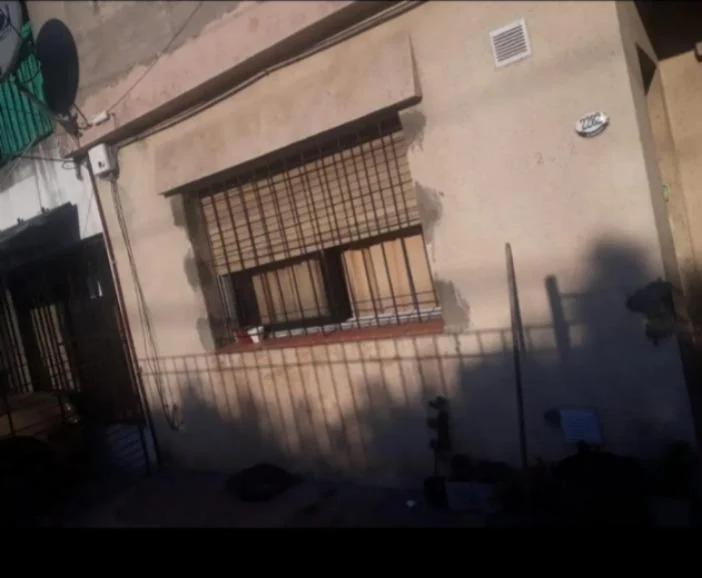 Casa en venta - 4 Dormitorios 2 Baños - Morón