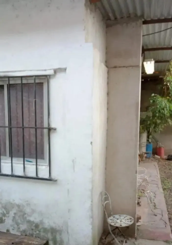 Casa en venta - 4 Dormitorios 2 Baños - Morón 3