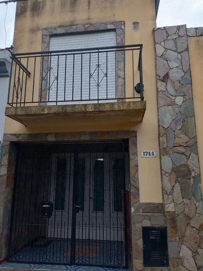 Casa en venta - 3 Dormitorios 3 Baños - 199Mts2 - La Plata 2
