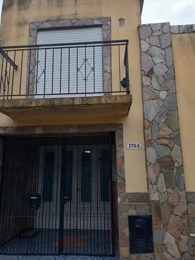 Casa en venta - 3 Dormitorios 3 Baños - 199Mts2 - La Plata
