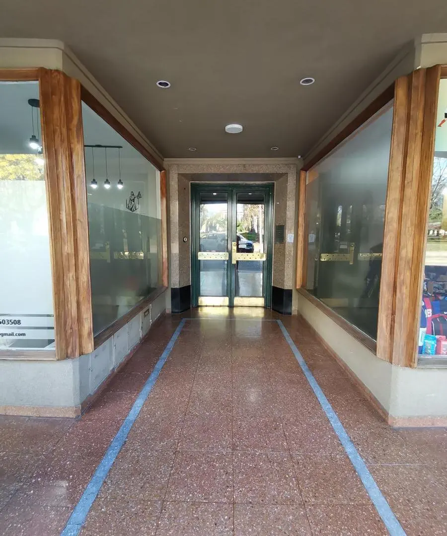 Departamento clásico 4 ambientes, impecable, 5° orientación norte, en la mejor zona de Tandil 3