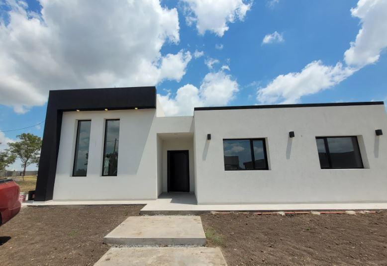 Casa en venta - 3 Dormitorios 3 Baños - Esteban Echeverría