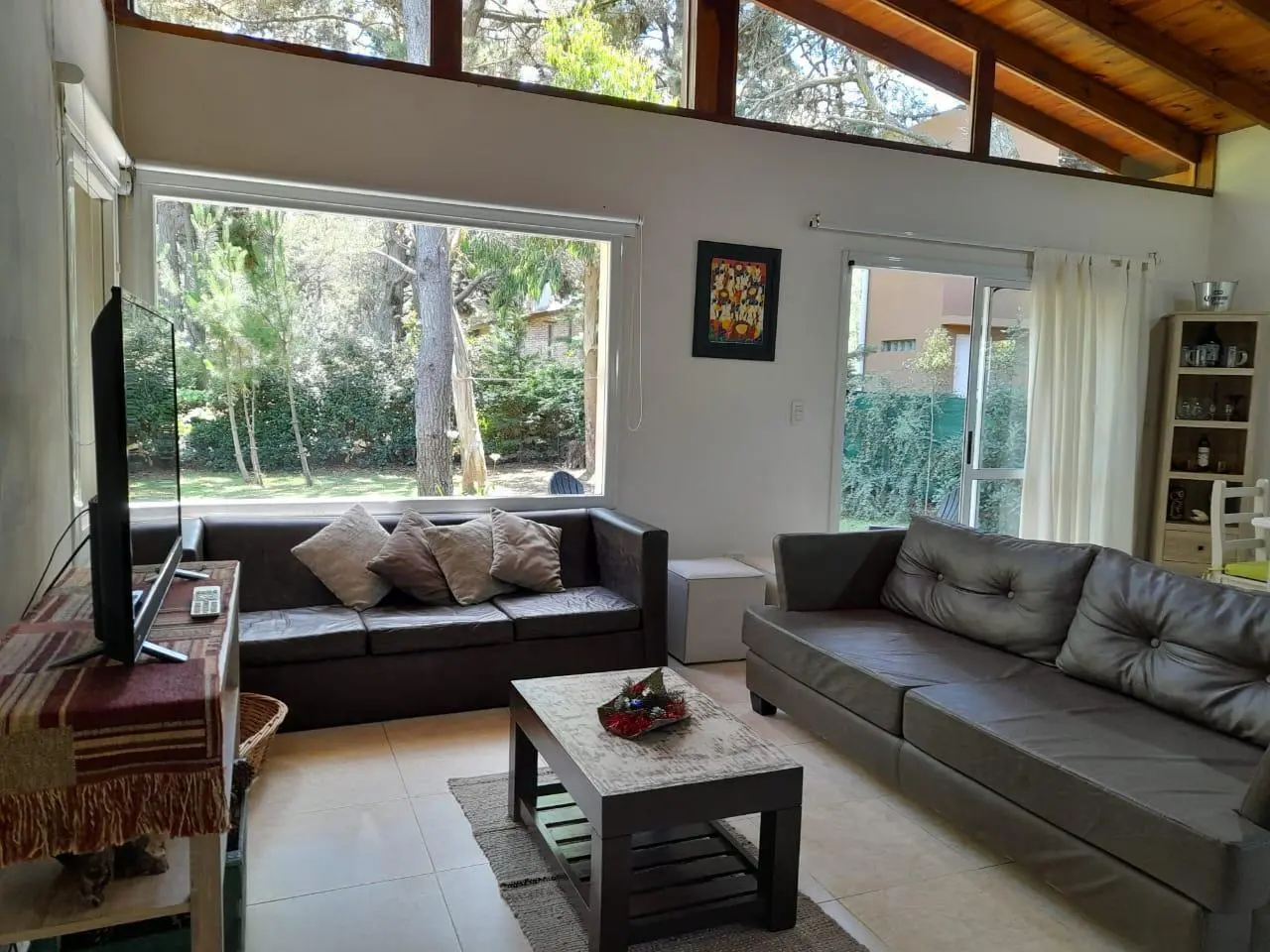 Casa en venta - 3 Dormitorios 2 Baños - Costa del Este 5