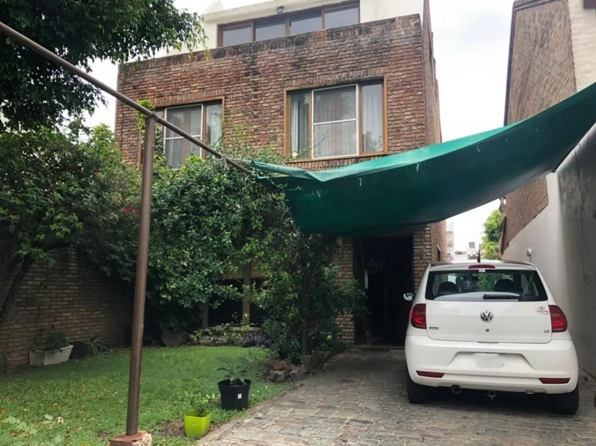 Casa en venta - 5 Dormitorios 4 Baños - Villa Riachuelo 3