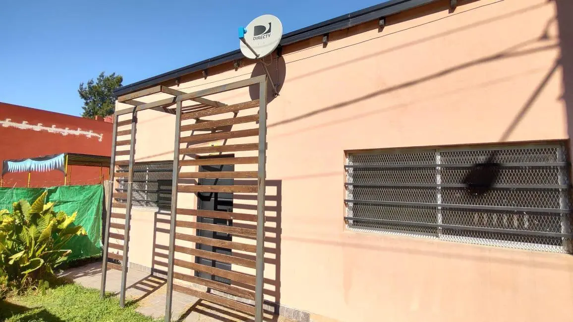 Casa en venta - 2 dormitorios 1 baño - 50mts2 - Villa Elisa, La Plata 2
