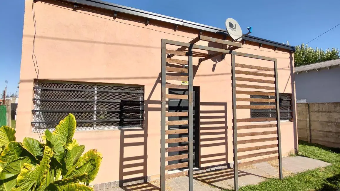 Casa en venta - 2 dormitorios 1 baño - 50mts2 - Villa Elisa, La Plata 4