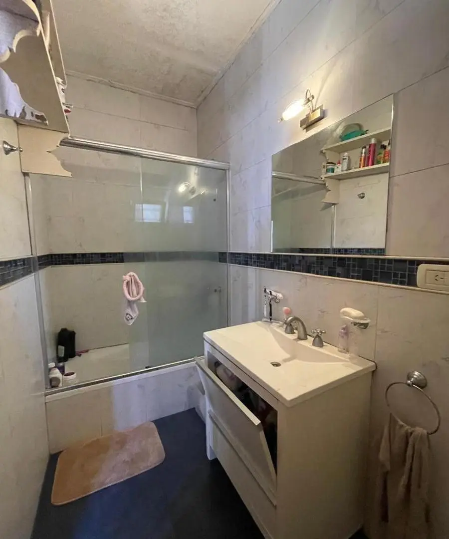 Casa en venta - 2 Dormitorios 2 Baños - Villa Devoto 3