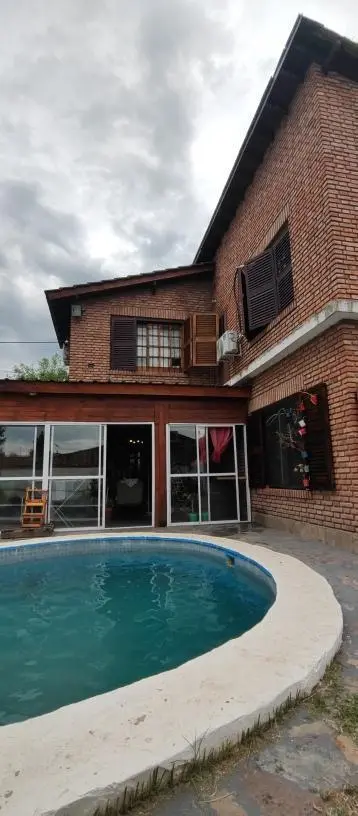 Casa en venta - 4 Dormitorios 4 Baños - Cochera - 540Mts2 - Villa Morra I, Pilar 3