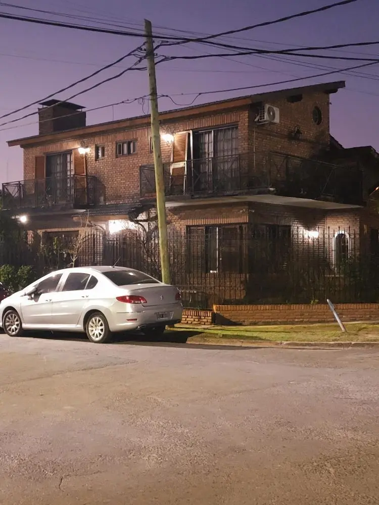 Casa en venta - 4 Dormitorios 4 Baños - Cochera - 540Mts2 - Villa Morra I, Pilar 1