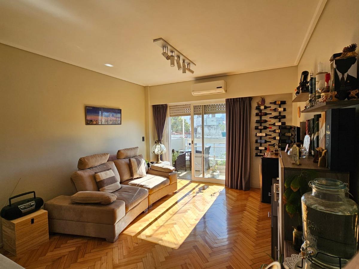 Foto de Departamento en venta - 2 Dormitorios 1 Baño - Cochera - 69Mts2, imagen 3