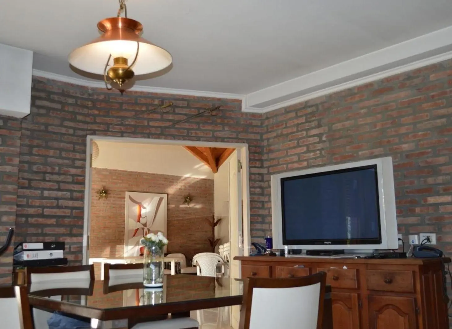 Casa en venta - 4 Dormitorios 5 Baños - Cipolletti 3