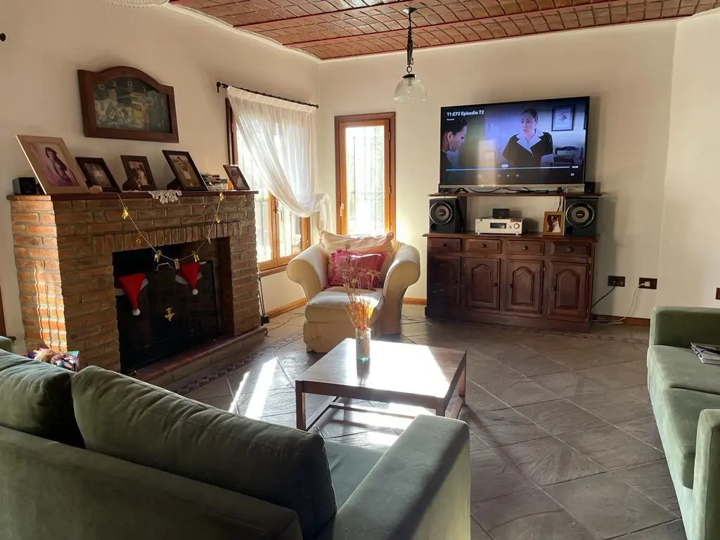 Casa en venta - 4 Dormitorios 3 Baños - Cocheras - 15.040Mts2 - Campos de Roca 1