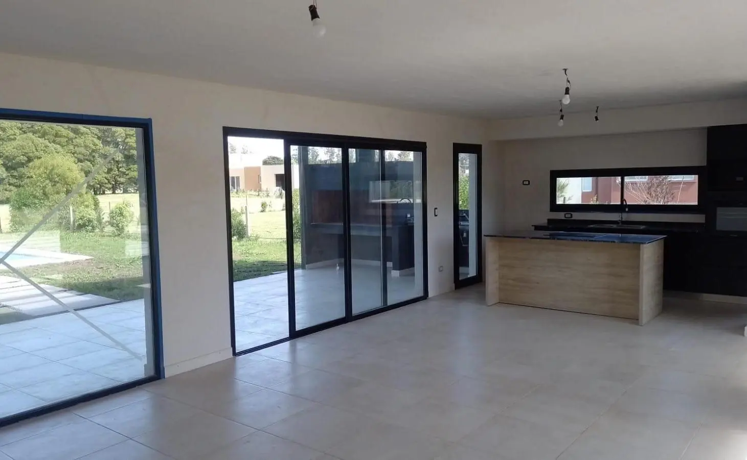 Casa en venta - 4 Dormitorios 2 Baños - Santa Clara del Mar 4