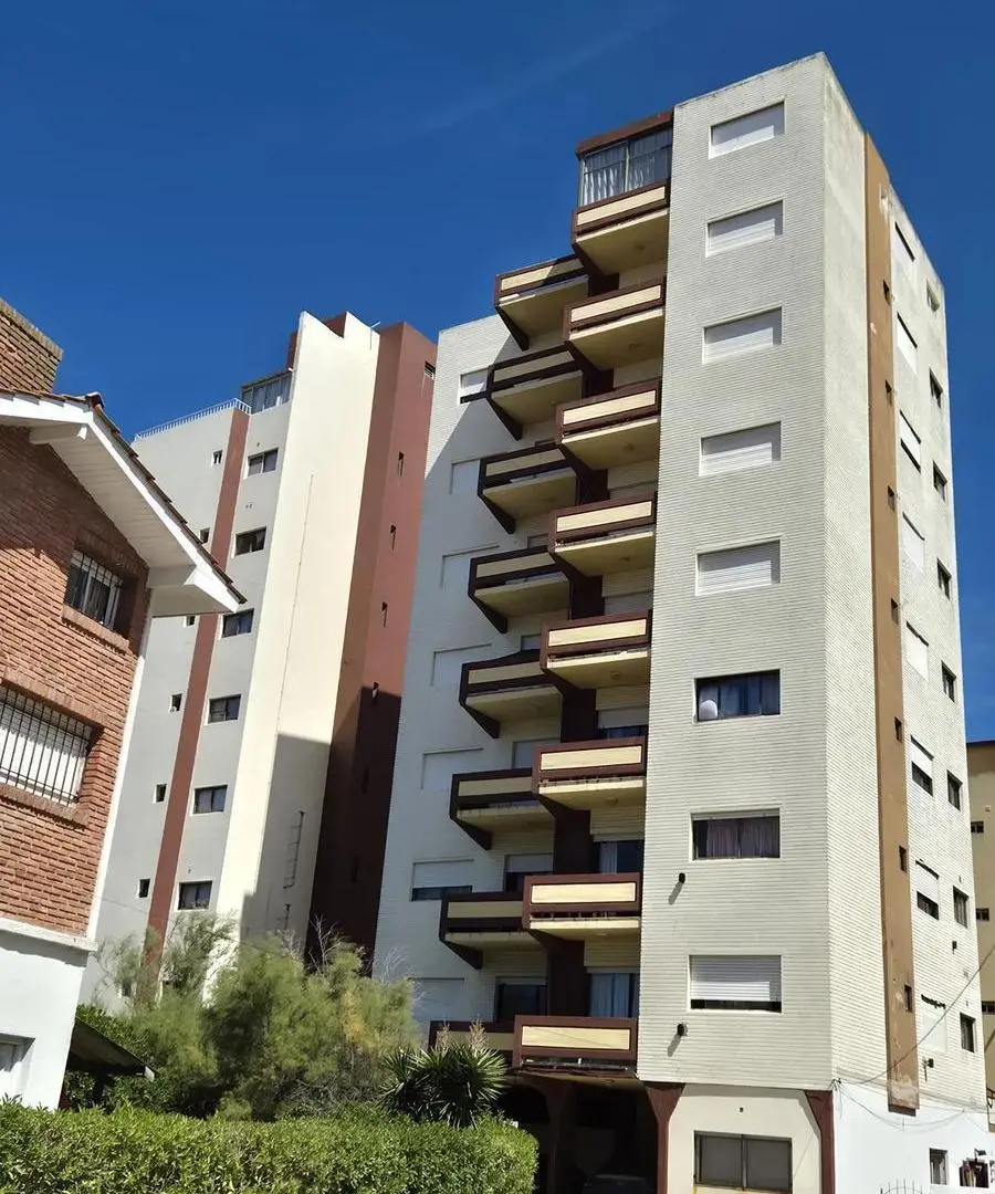 Departamento en venta - 2 Dormitorios 2 Baños - Villa Gesell 2