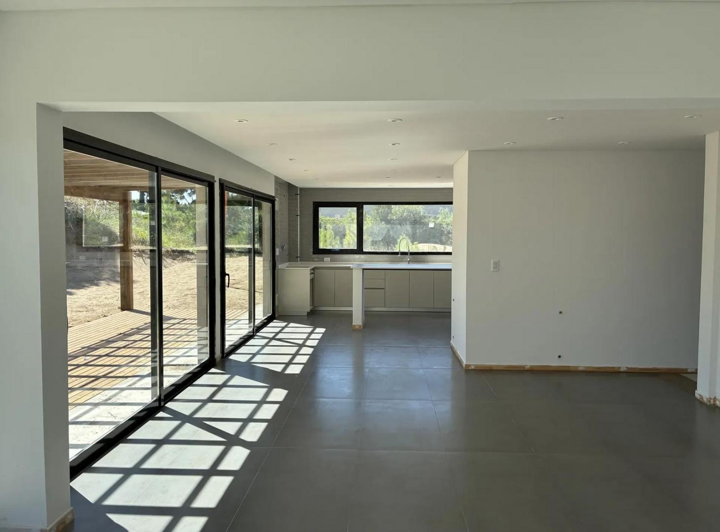 Foto de Casa en alquiler - 4 Dormitorios 3 Baños - Pinamar, imagen 2