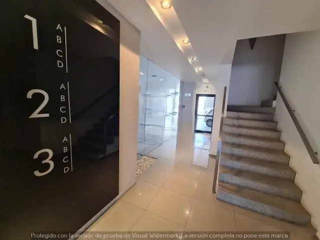 Oficina en alquiler - cochera, cocina indep., climatizada, con división hermética, Tandil centro 4