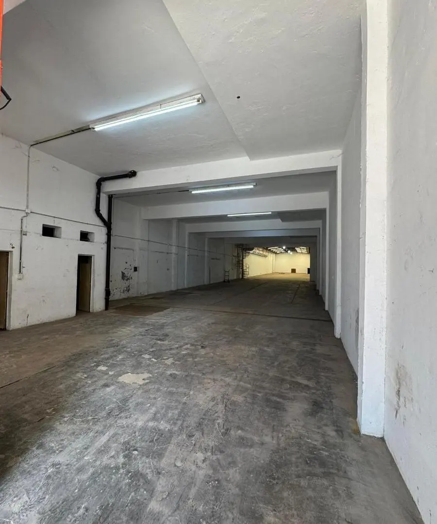 Edificio Comercial en alquiler - 2 Dormitorios 2 Baños - Depósito - Mataderos 2