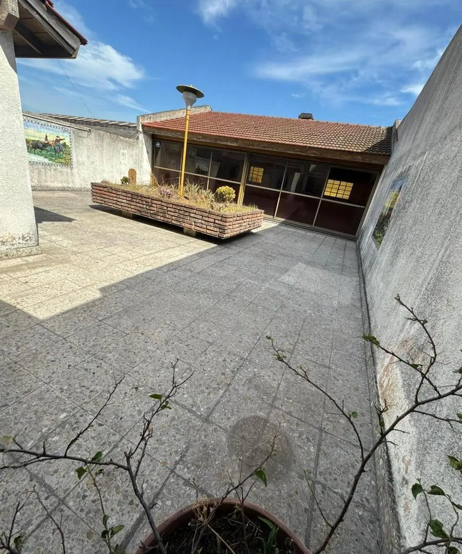 Edificio Comercial en alquiler - 2 Dormitorios 2 Baños - Depósito - Mataderos 4