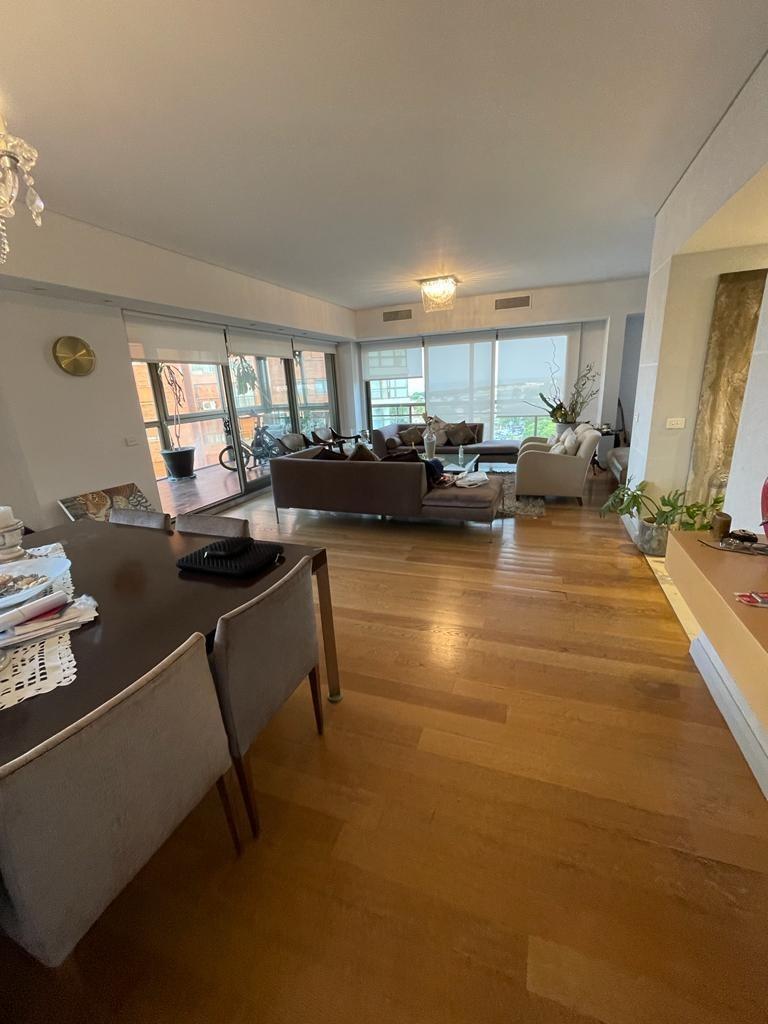 Foto de Departamento en alquiler - 3 Dormitorios 5 Baños - Belgrano, imagen 1