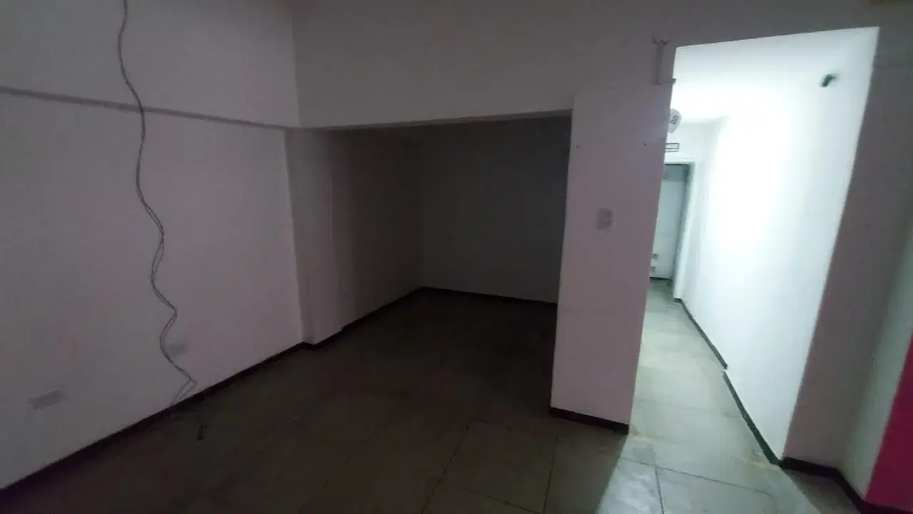 Local Comercial en alquiler - 2 Baños - Microcentro 2
