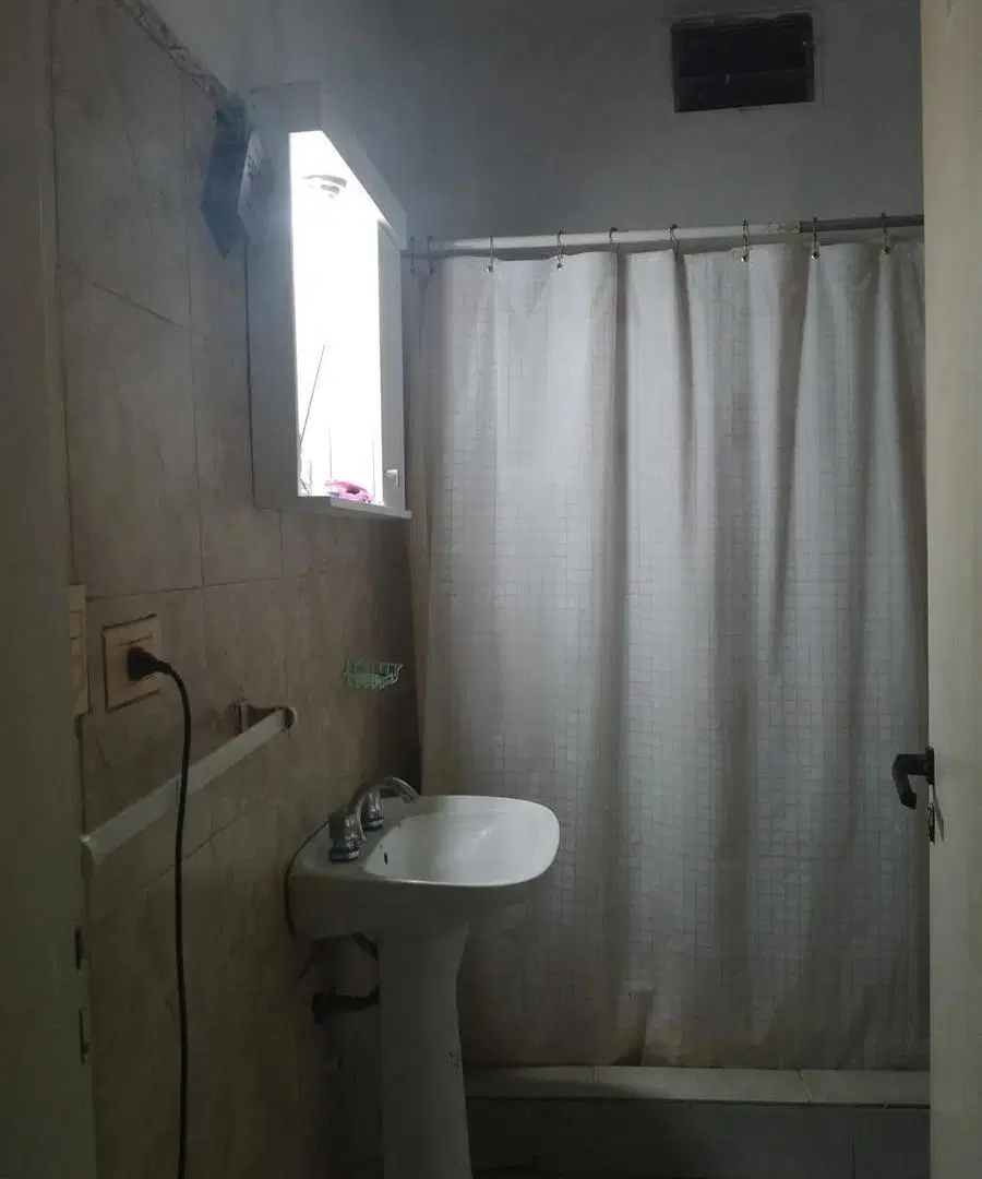 Casa en venta - 3 Dormitorios 1 Baño - Cañuelas 8