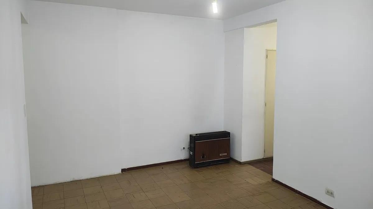 Departamento en venta - 2 Dormitorios 1 Baño - Lomas de Zamora