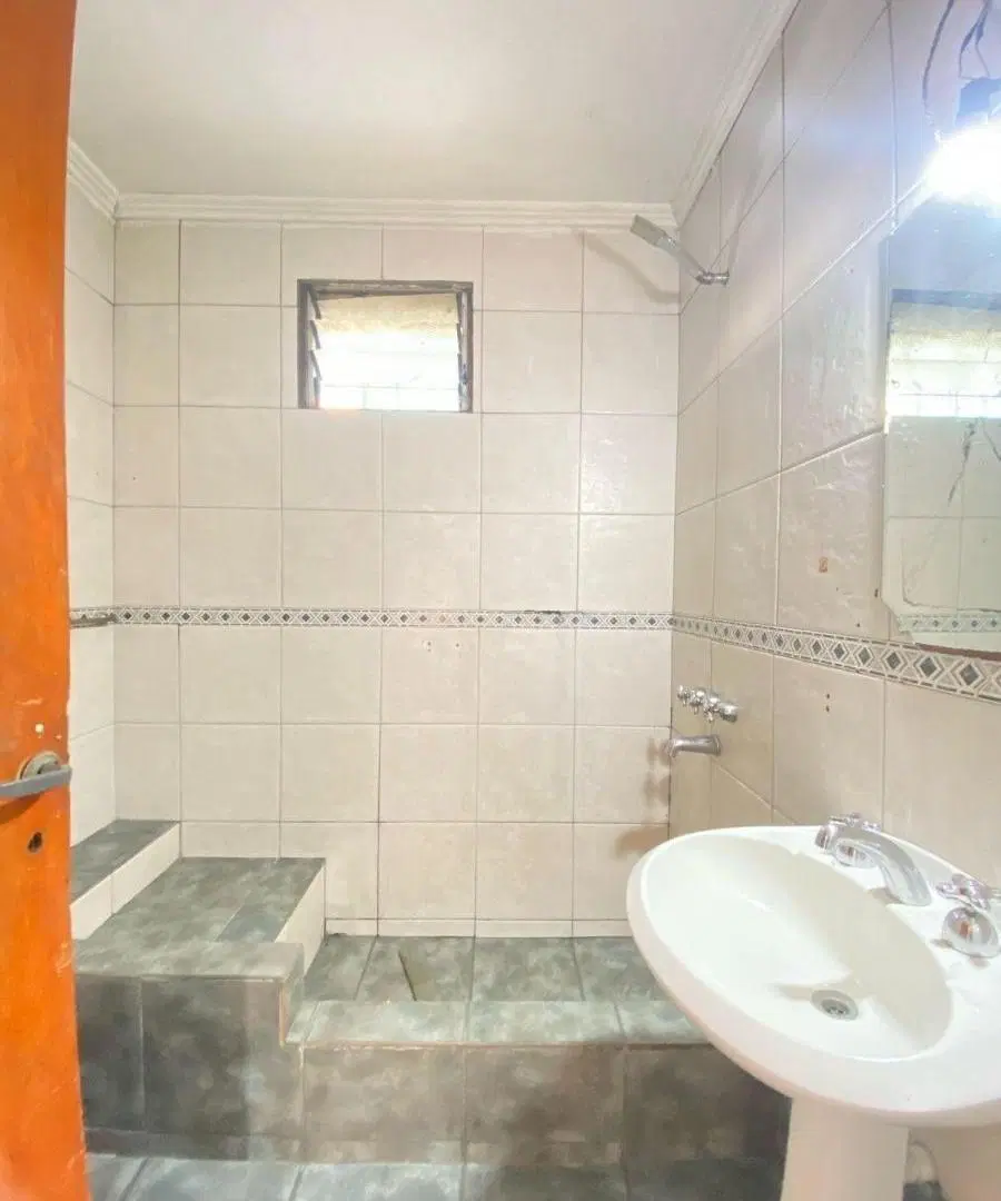 PH en venta - 2 Dormitorios 2 Baños - La Matanza 5