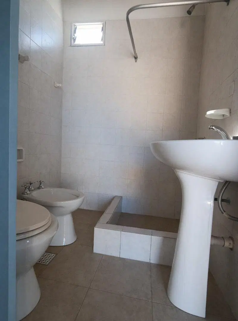 Departamento en alquiler - 1 Dormitorio 1 Baño - Almirante Brown 3