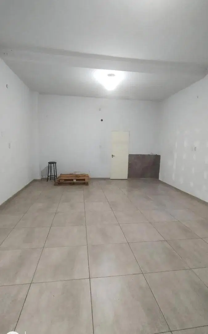 Local Comercial en alquiler - 1 Baño - Morón 3