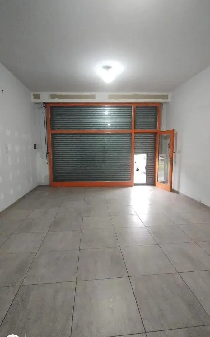 Local Comercial en alquiler - 1 Baño - Morón 1