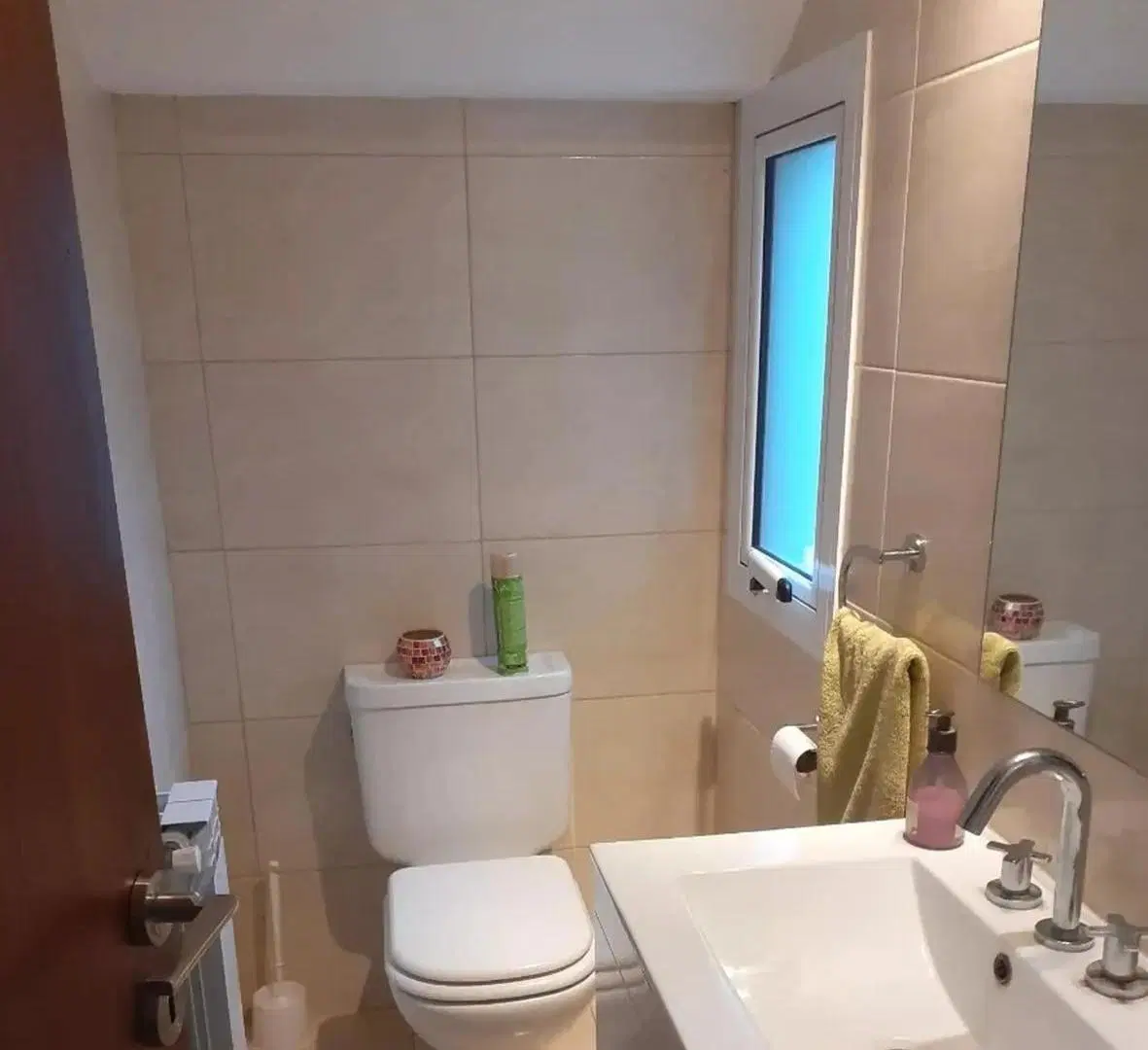 Casa en venta - 3 Dormitorios 3 Baños - 205Mts2 - Pilar del Este 5