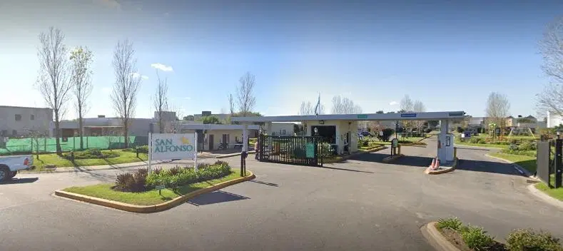 Casa en venta - 3 Dormitorios 3 Baños - 205Mts2 - Pilar del Este 1