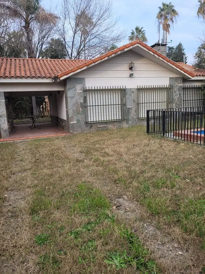 Casa en venta - 2 Dormitorios 1 Baño - 590Mts2 - Rosario 2
