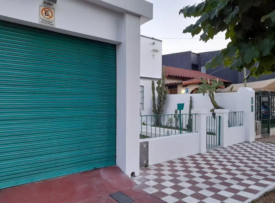 Casa en Venta - 3 Dormitorios 1 Baño Cochera -306 mts2 - Avellaneda, Buenos Aires 2