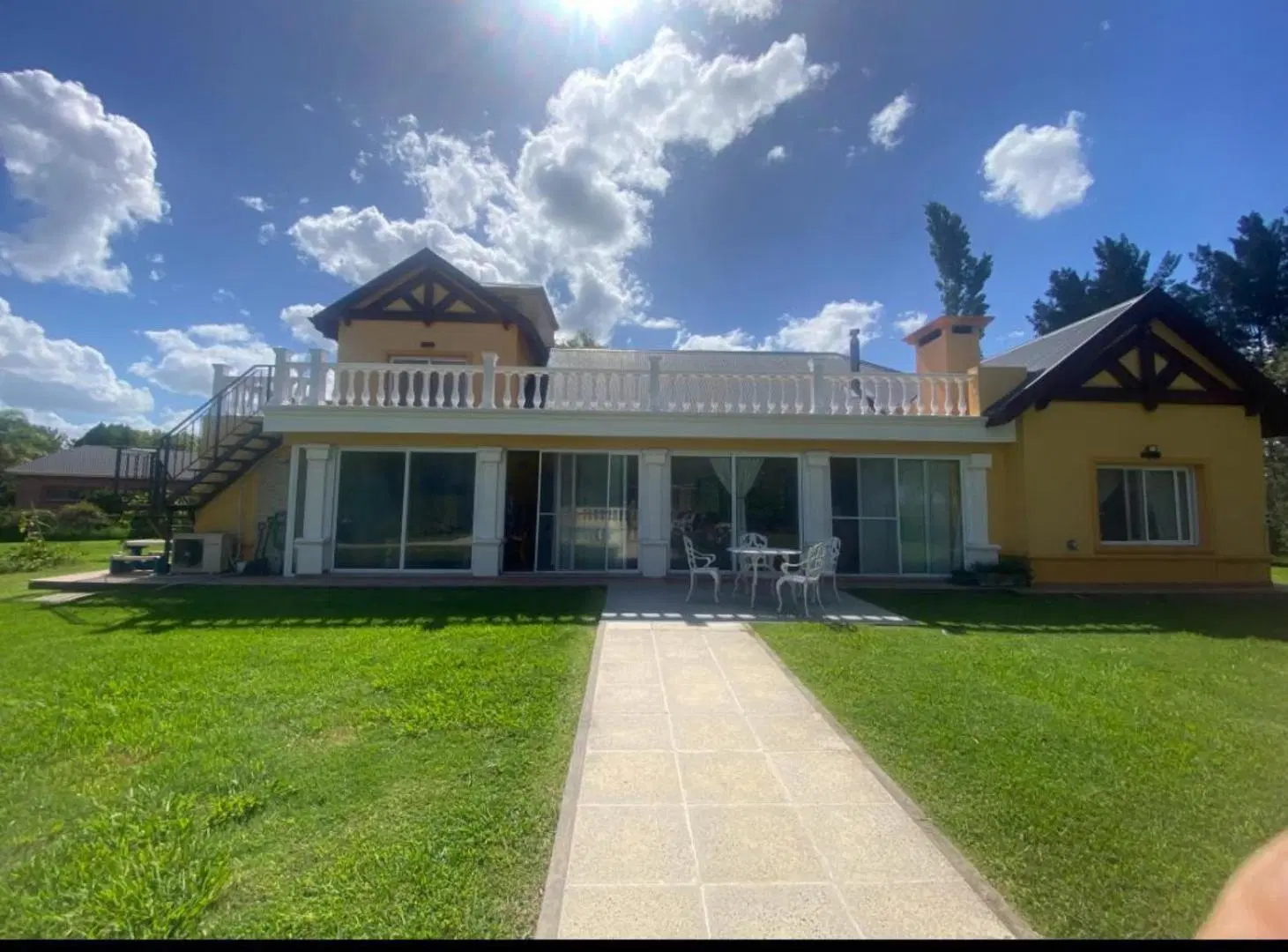Casa en venta - 4 Dormitorios 4 Baños - 3.000Mts2 - La Plata 4