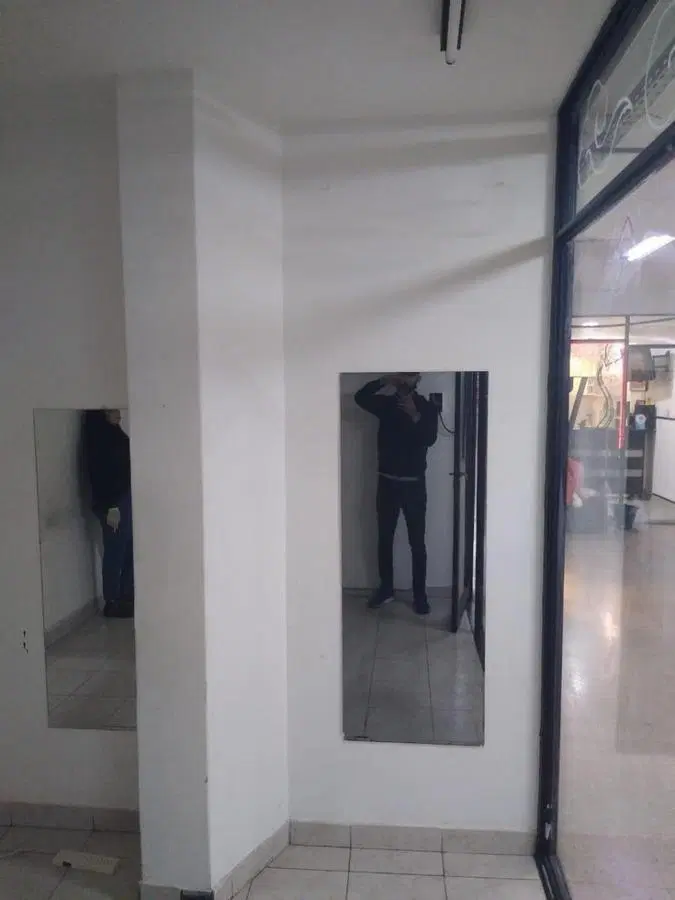 Local en venta - 9mts2 - La Plata 4