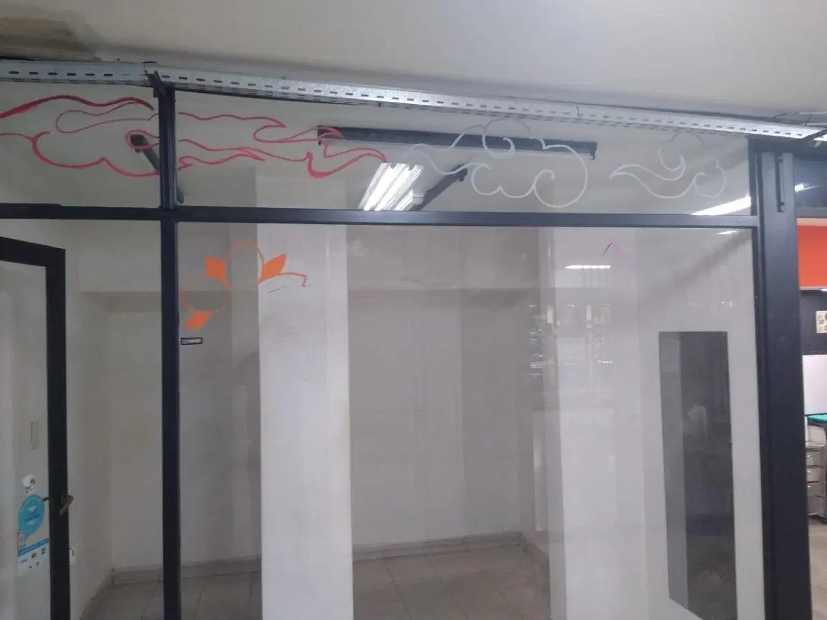 Local en venta - 9mts2 - La Plata 2