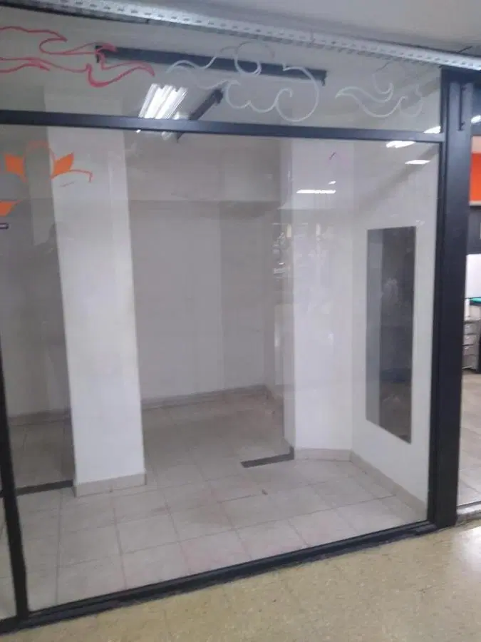 Local en venta - 9mts2 - La Plata 5